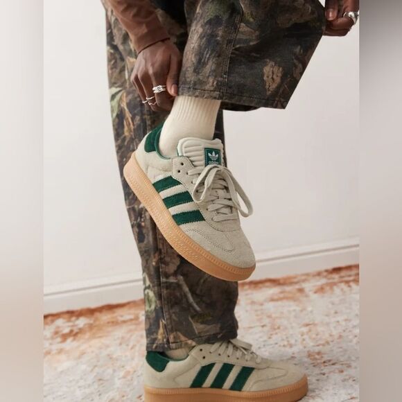 Adidas *NWT* unisex Samba XLG Shoes in Putty Grey / Collegiate Green / Gum - Picture 2 of 10